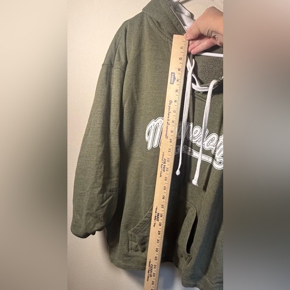 Forest green Minnesota hoodie - Picture 5 of 7